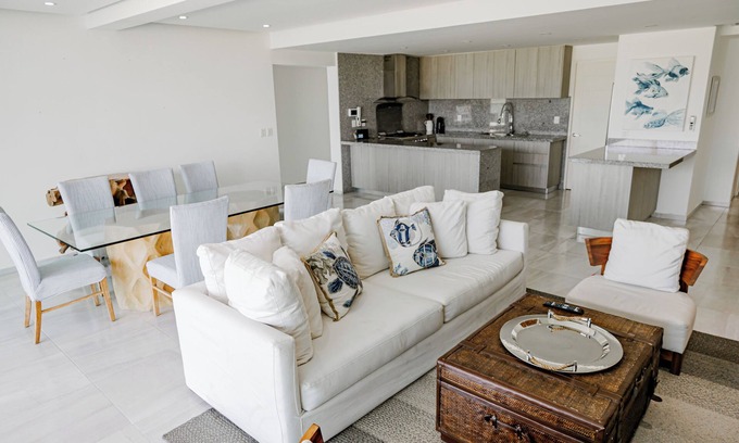 Playa Diamante Apartment | Scenic Acapulco Residences with Impressive Golf Views