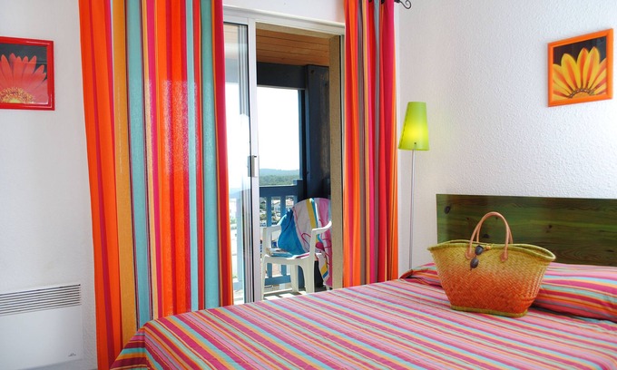 Mimizan Condo | Direct Beach Access with Pool & Family-Friendly Amenities