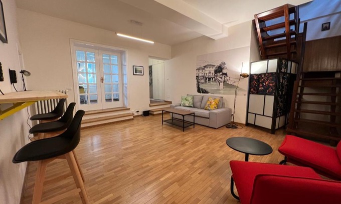 Historic Center House | Convenient Stay at Accanto alla piazza with Hot Tub & Breakfast