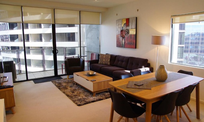 Docklands Apartment | Highly-Rated Accent Accommodation in Docklands with Pool