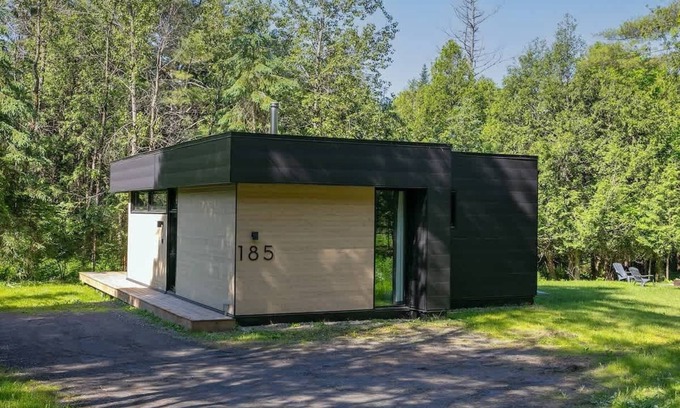 Stanstead Township Ski Chalet | Relaxing Getaway at Centaure: Spa, Sauna & Lake Access