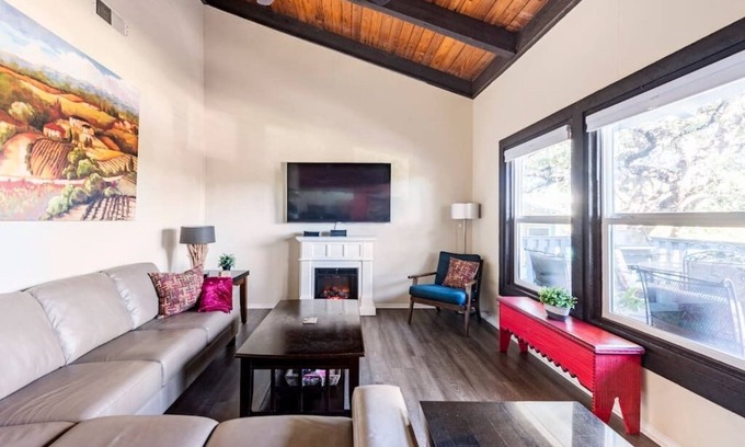 Barton Hills House | Perfect Duplex Steps from Park with Spa & Lake Views