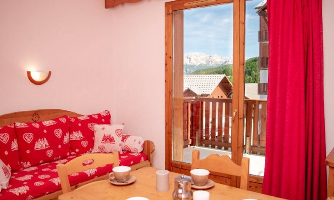 Puy-Saint-Vincent Apartment | Cozy Studio Puy-Saint-Vincent with Pool and Spa Amenities