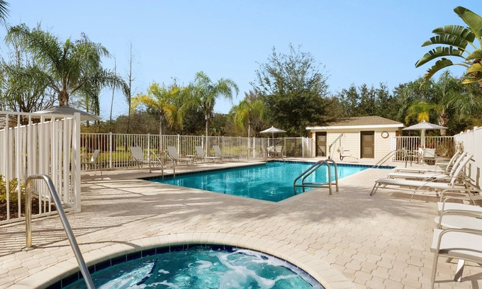 Tampa Condo | Accessible Unit with Roll-In Shower in Prime Location