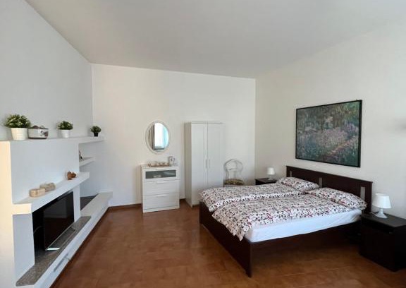 Parabiago House | Cozy Room with Private Bathroom - Pet Friendly Stay