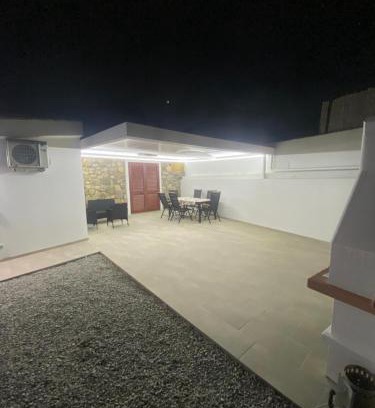 Torre delle Stelle House | Cozy Haven Steps from the Sea - Guest Rated 10/10