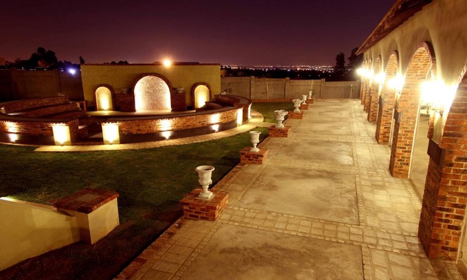 Greater Johannesburg Metropolitan Area House | Accolades Boutique Venue: 4-Star Stay with Pool & Breakfast
