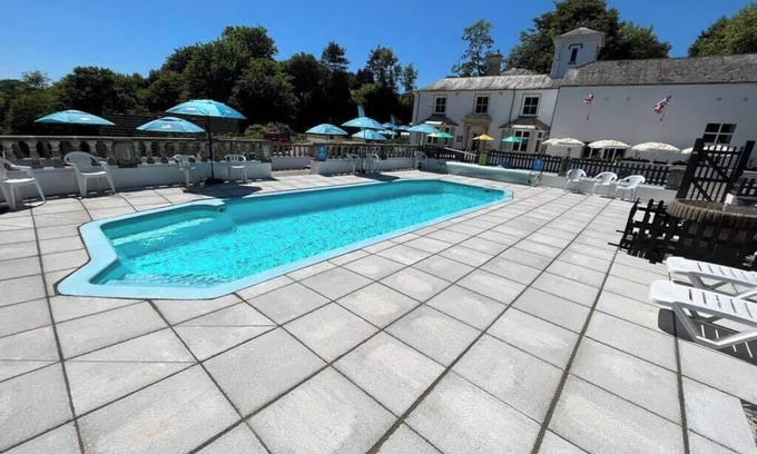 St. Ann's Chapel Cottage | Modern Accommodation with Pool and Spa: Guest Rated 10/10