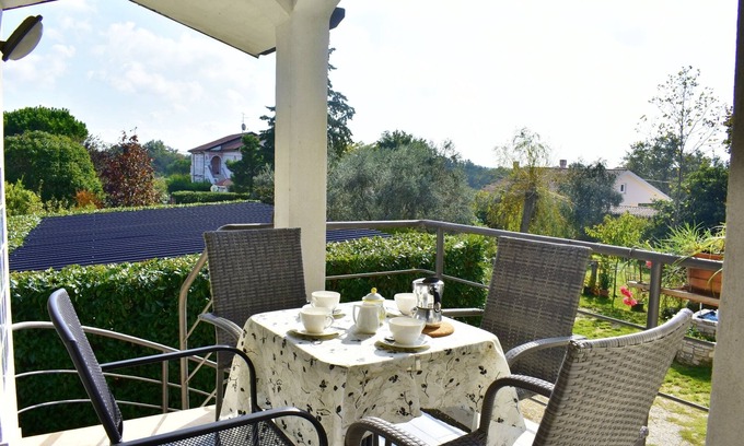 Valica Apartment | Relaxing Getaway in Barboj-Umag with Oceanfront Views