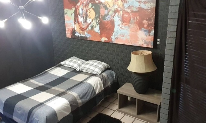 Torreon House | Accommodation near the airport with swimming pool