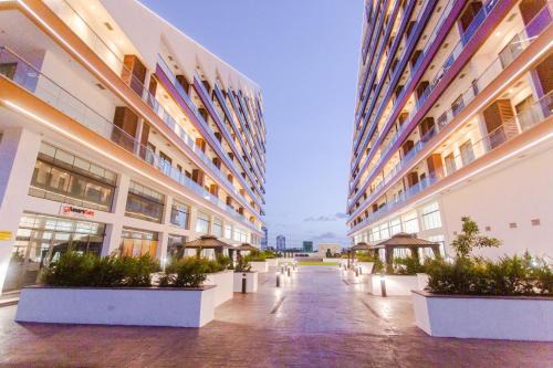 Accra Apartment | Elegant Accra Apartments with Ocean View and Pool Access
