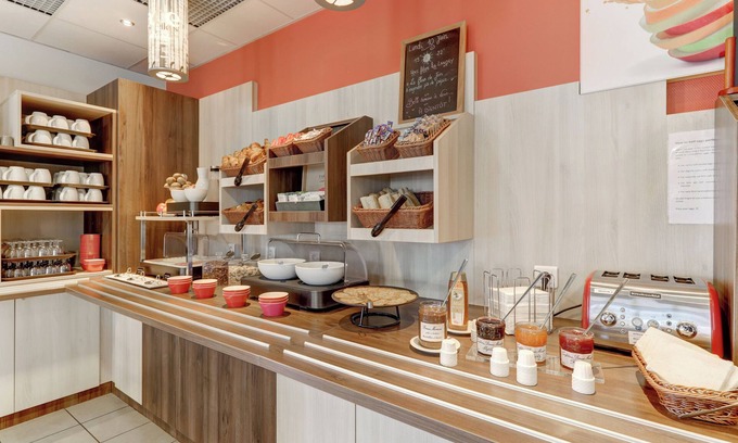 Saint-Victor Hotel | Top-Rated ACE Hôtel Montluçon: Family-Friendly Retreat
