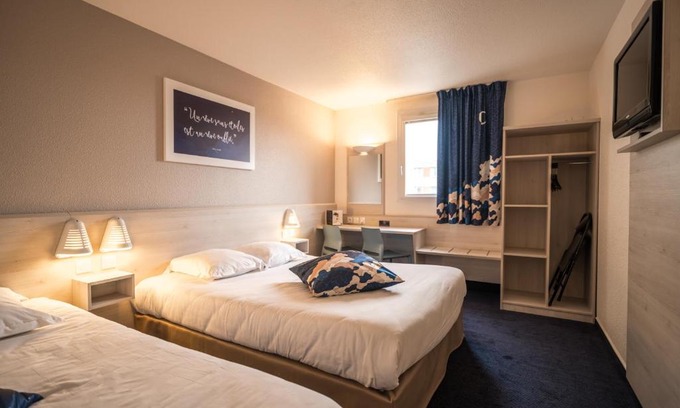 Villabe Hotel | Inviting Ace Hôtel Paris Sud Villabe: Family & Pet Friendly