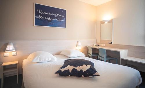 Riom Hotel | Pet-Friendly Ace Hotel Riom with Free Breakfast Awaits You