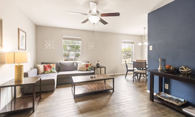 Central Arlington Apartment | Prime Location with Spa and Family-Friendly Amenities