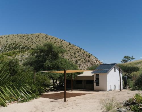Erongo Apartment | Cozy Achab Self Catering Tent with Oceanfront Pool Access