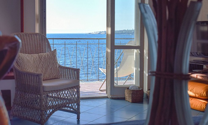 Aci Trezza Apartment | Acitrezza View facing the sea