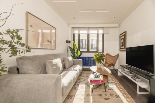 Malasana Apartment | Cozy 4-Star Retreat in Malasaña – Family Friendly Stay