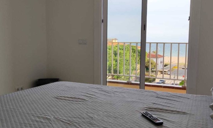 Comarruga Apartment | Cozy Sant Salvador Apartment with Breathtaking Sea Views