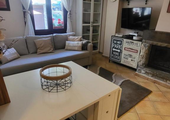 Sandinies Apartment | Cozy Duplex Apartment Sandiniés - Rated 9.6/10 by Guests