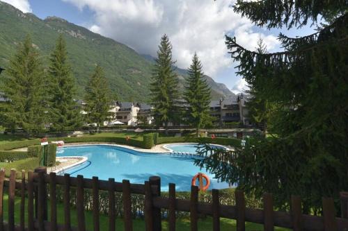 Linsoles Apartment | Cozy Mountain Retreat with Garden and Pool Access