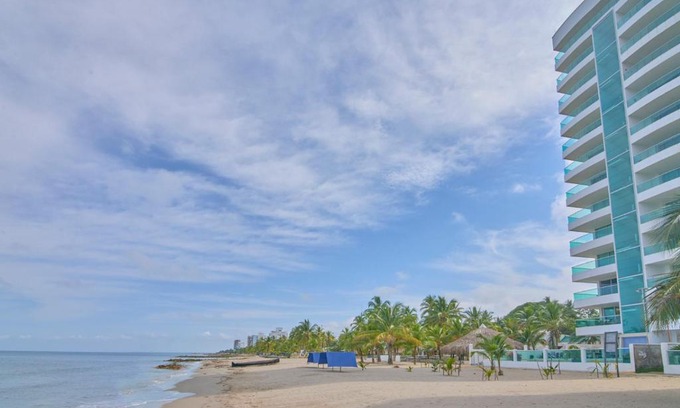 Covenas Apartment | Oceanfront 3-Bedroom Getaway with Pool & Hot Tub