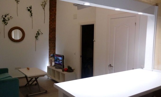 Triana Apartment | Cozy Triana Apartment with WiFi and Kitchen Amenities