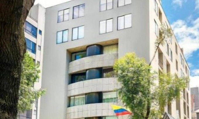 Chico Norte Apartment | Cozy Apartasuite Steps from Parque de la 93 with Spa