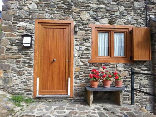 Vilamos Apartment | Inviting Studio in Vilamós, Lleida - Family Friendly Stay