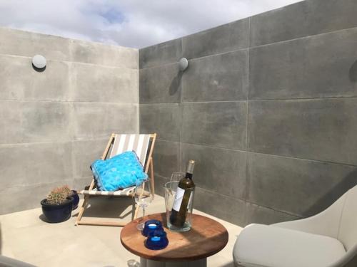 Urbanizacion Famara Apartment | Cozy Oceanfront Studio Suite in Peaceful Community