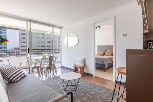 Apoquindo Apartment | Cozy Hotel near Mall with Eco-Friendly Amenities and Parking