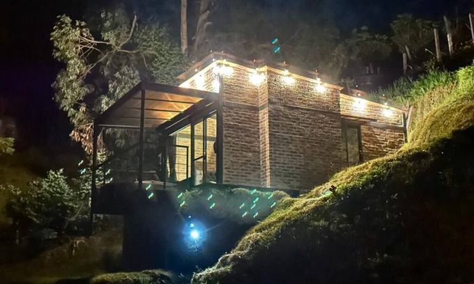 El Penol Cabin | Cozy Romantic Cabin with Scenic Views in Guatapé