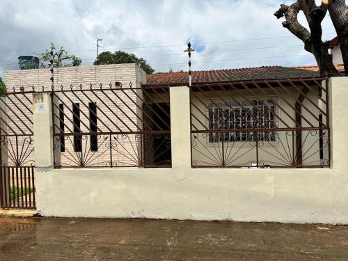 Ciudad Del Este House | Pet-Friendly Acogedora Casa Céntrica with Perfect 10 Rating