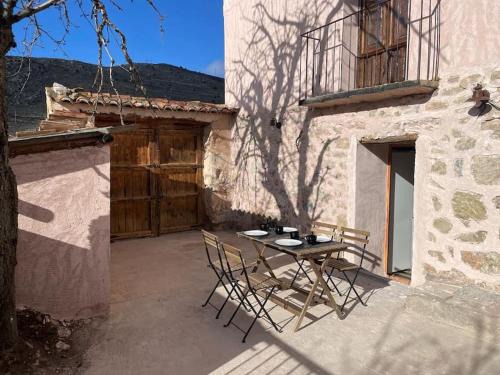 Albarracin House | Inviting Home with Patio & Parking for Family Getaways