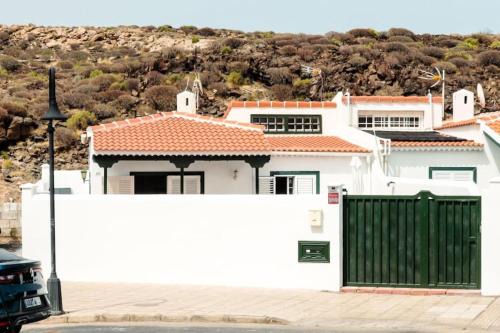 Abades House | Cozy Abades Home with Pet-Friendly Amenities Awaiting You