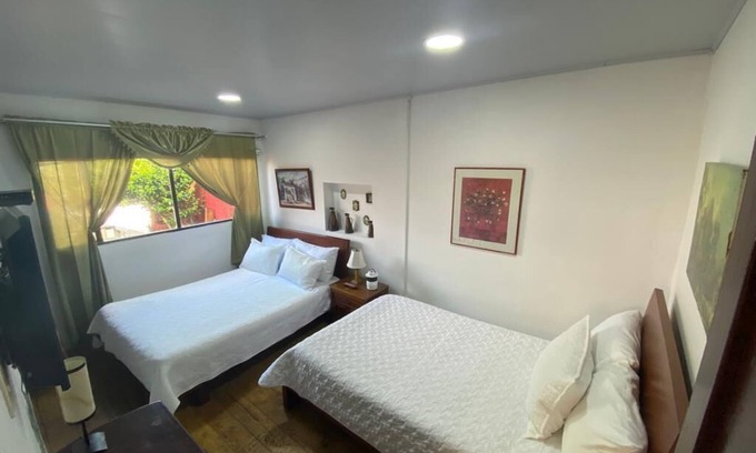 Vergara House | Cozy Home Near La Cascada El Escobo with Pool & Spa