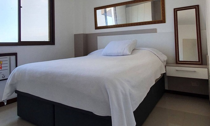 Barra da Tijuca Apartment | Seaside Flat in Barra da Tijuca with Pool and Spa
