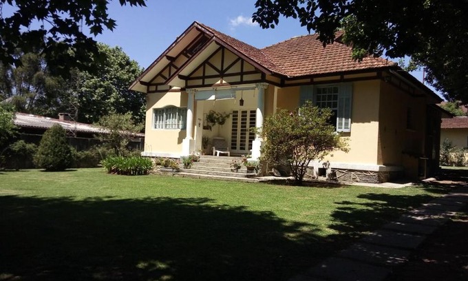 Campos do Jordao House | Cozy Home in the Heart of the City - Pet and Kid Friendly