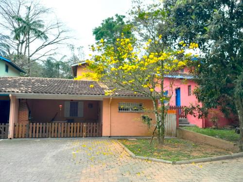 Boicucanga Beach House | Inviting Aconchego: 3 Bedrooms with Pool & BBQ Area