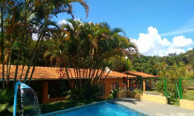 Rio Acima Hotel | Relaxing Aconchego Caminho das Cachoeiras with Pool Access