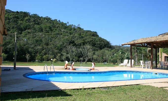 Mogi das Cruzes House | Relaxing Nature Retreat: Family Fun & Guest Rated 9.8