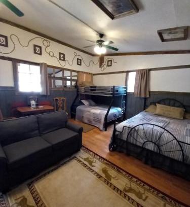 Canton House | Pet-Friendly Acorn Hideaways: Canton Old West Bunkhouse