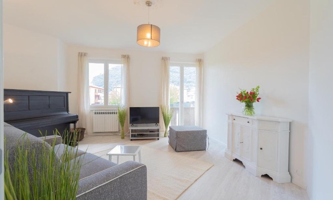 Dongo Apartment | Inviting Acqua Chiara Apartment with Family-Friendly Dining