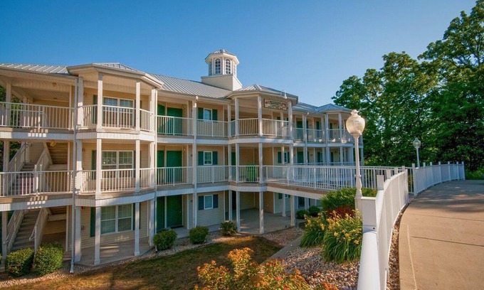 Sheridan Apartment | Family Fun Awaits at ACQUA PARK with Kitchen & Pool
