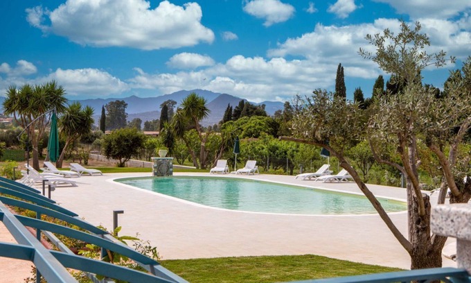 Cardedu Apartment | Acquamarina n.5: Poolside Retreat Steps from the Beach