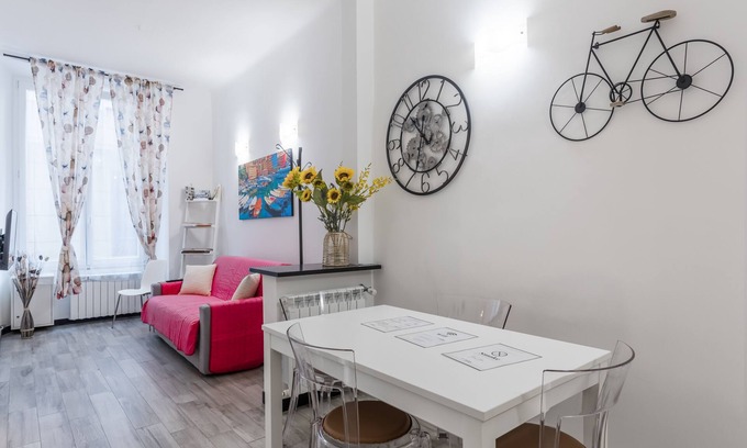 Genoa Historical Centre Apartment | Stylish Acquario Apartment: Free Wifi & Netflix Awaits!