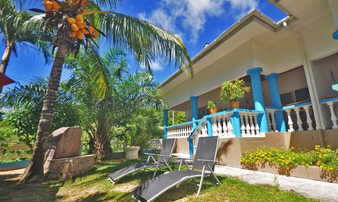 Praslin Island Bed & Breakfast | Stellar Stay at Acquario Guesthouse: Family-Friendly Haven