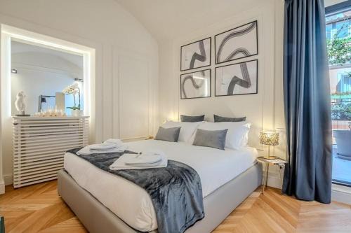 Rione III Colonna Apartment | Elegant Acque Romane Near Piazza di Spagna - 9.7 Rating
