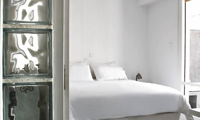 Koukaki Apartment | Cozy Acropolis One-Bedroom Apartment with Large Balcony