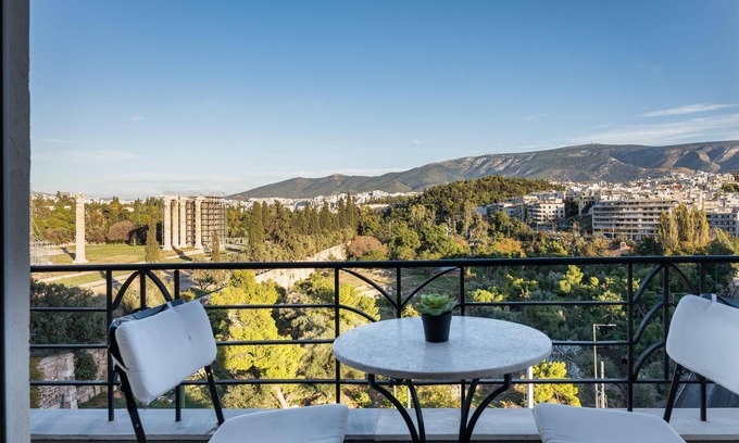 Makrigianni Apartment | Elegant Acropolis Penthouse with Ocean View & Breakfast
